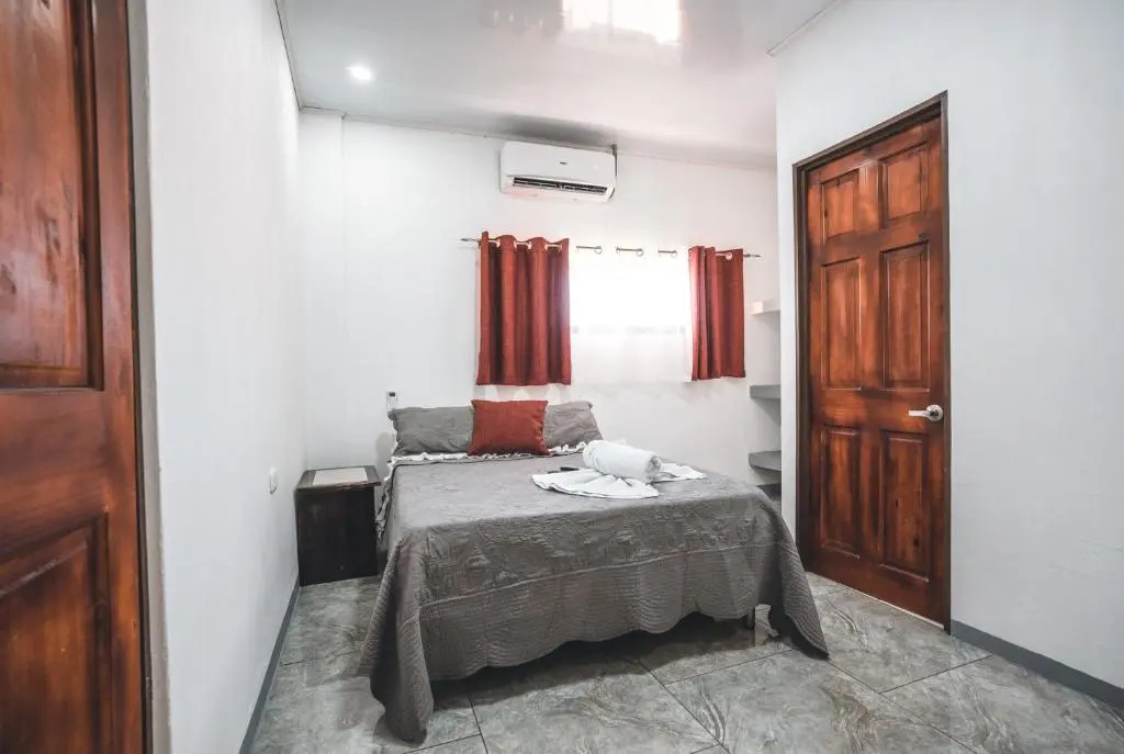 Hotel Hoja de Oro Corcovado