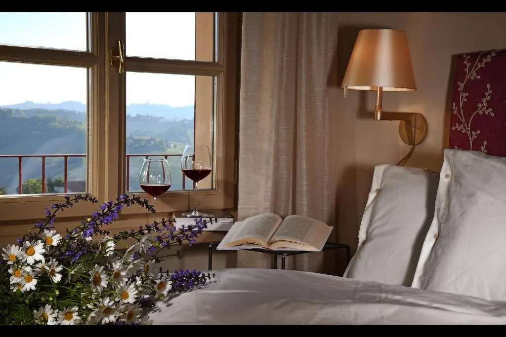 Cascina Alberta Winery & Suites - Treiso