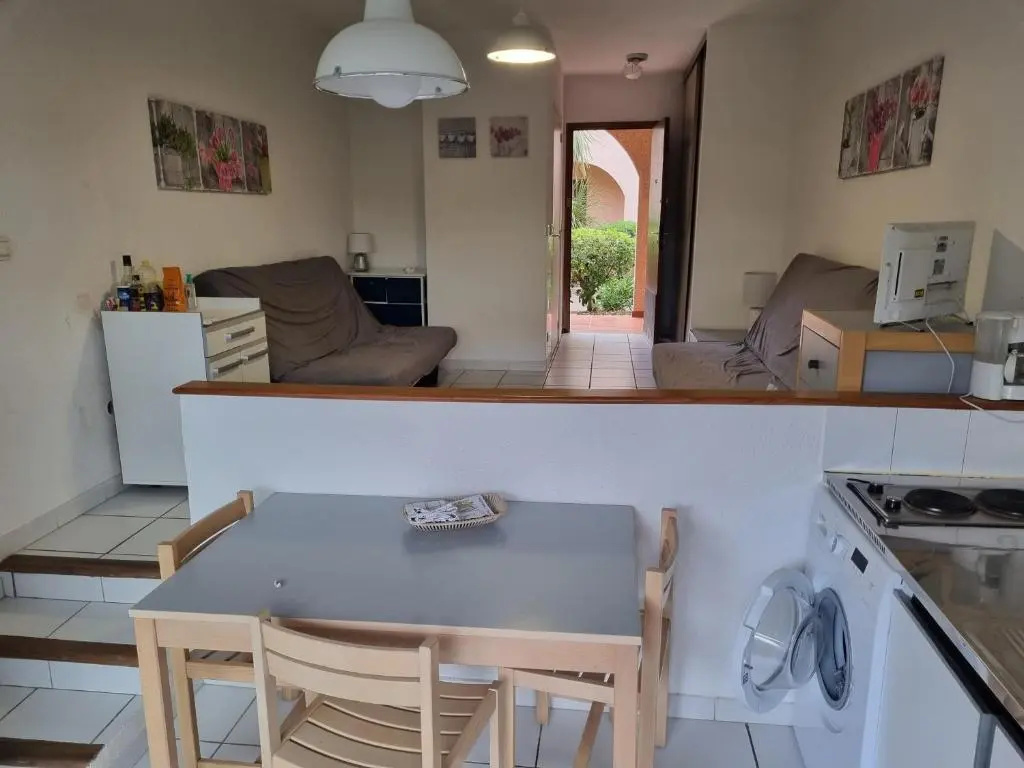 Studio Dans Résidence De Tourisme