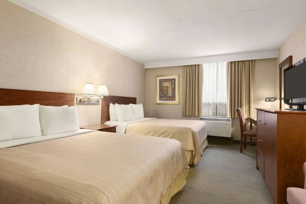 Days Inn - Ottawa West