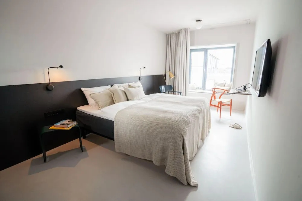Numa Berlin Savi