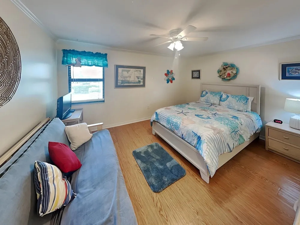 Sea Winds 52 by Distinctive Beach Rentals
