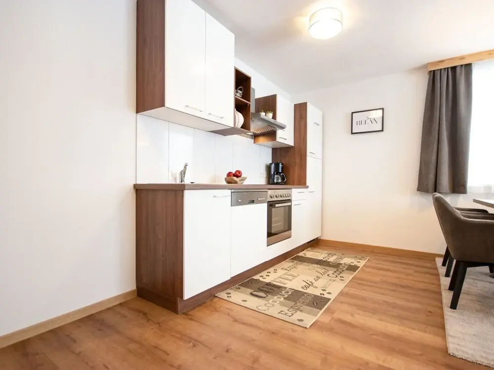 Jonas See in See With 1 Bedrooms and 1 5 Bathrooms