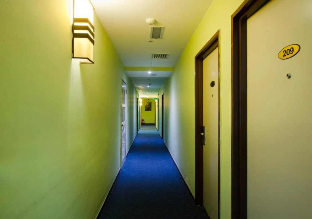 8 Days Boutique Hotel @ Mount Austin JB