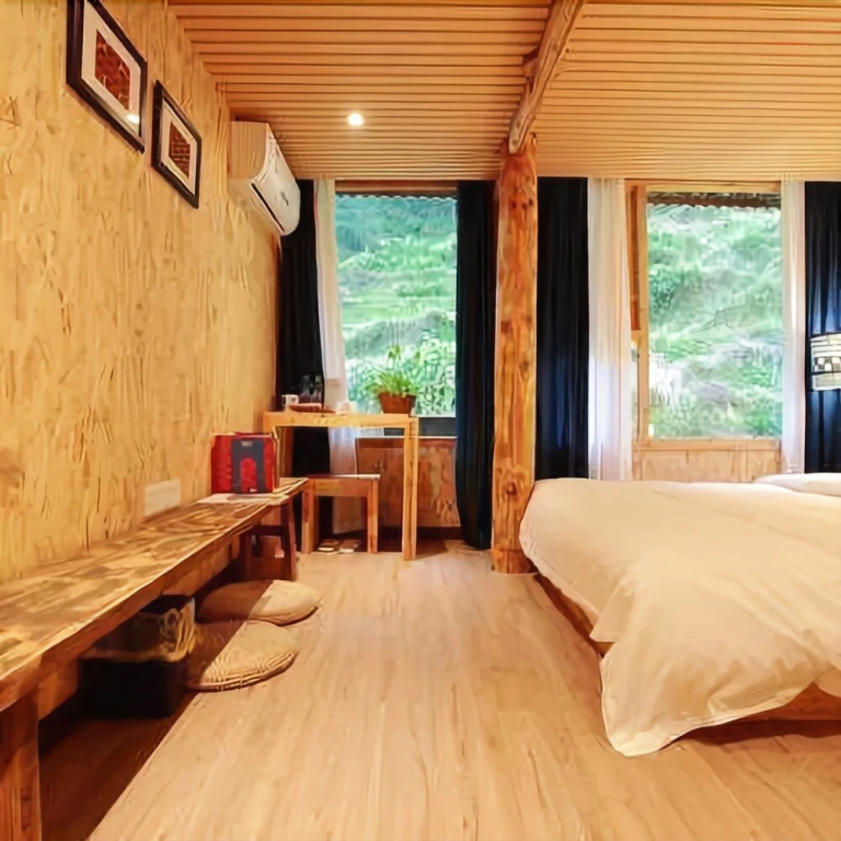 Liping Dong Art Theme Hotel
