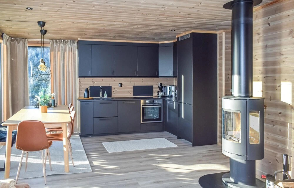 4 Bedroom Lovely Home In Rauland
