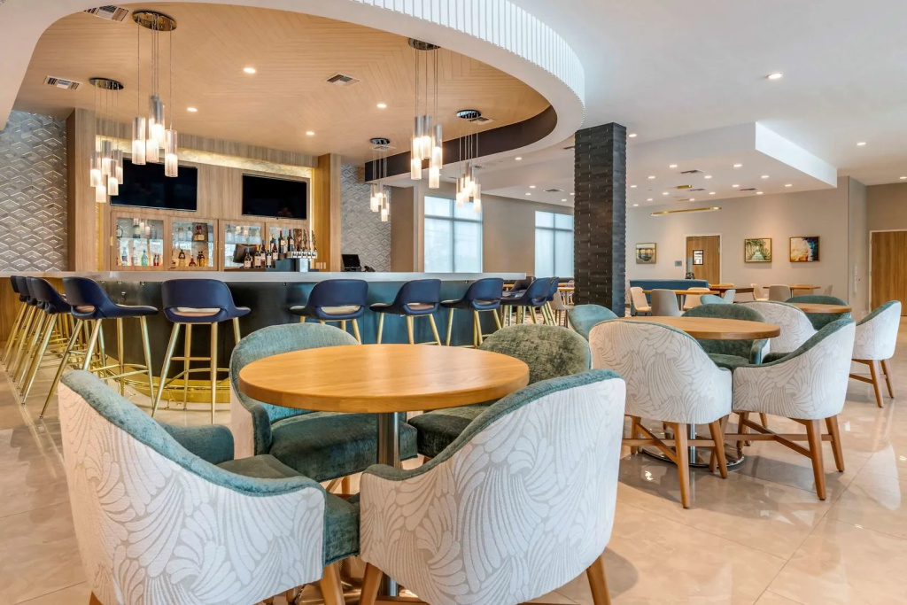 Cambria Hotel Fort Lauderdale Beach