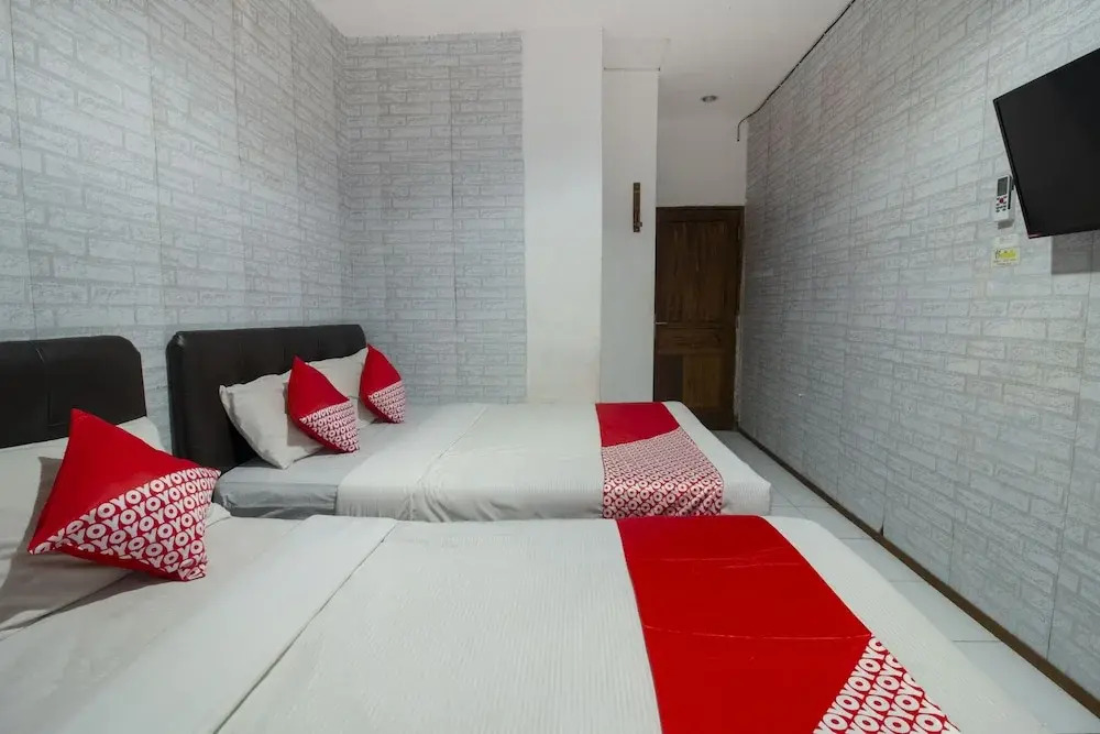 Bwalk Hotel by OYO Rooms