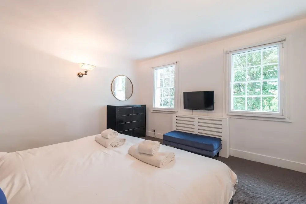 Beautiful Chiswick Home With Garden
