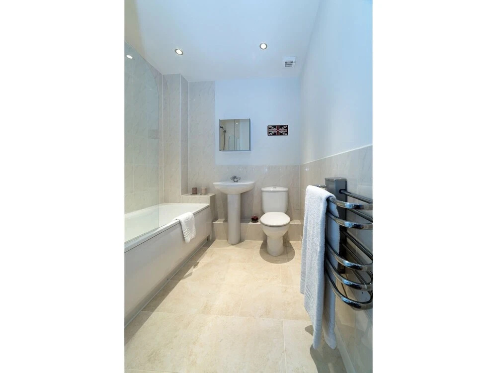 Royal Kingston Apartment