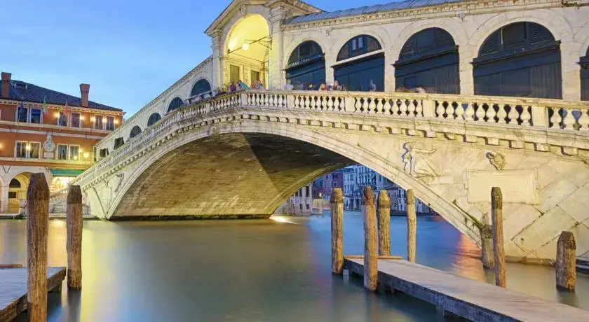 Venetian Atmosphere