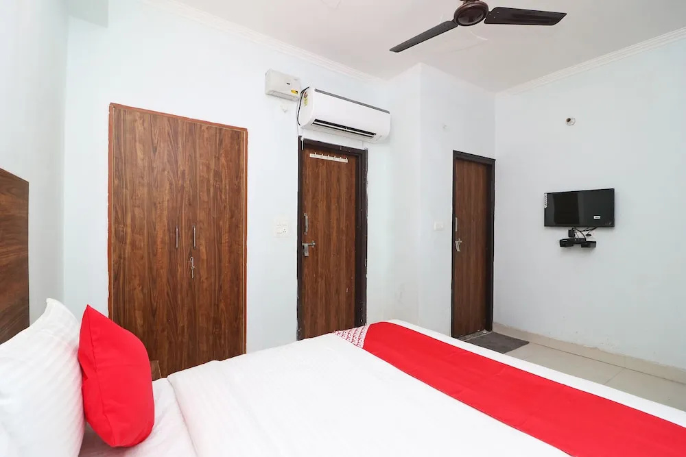 Super Hotel O Sathguru Residency Near New Ashok Nagar Metro Station
