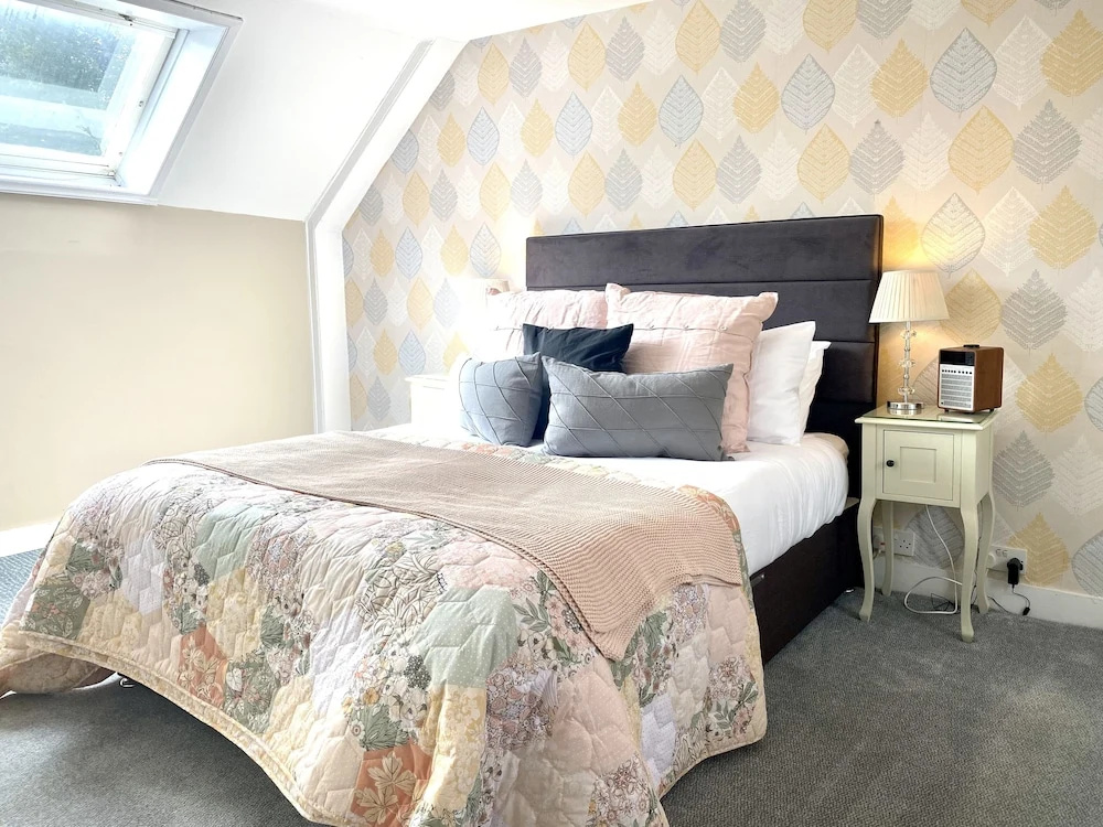 Charming Cardoon Cottage in Beautiful Village