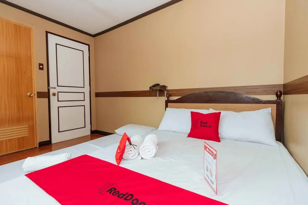 RedDoorz @ UP Village Quezon City