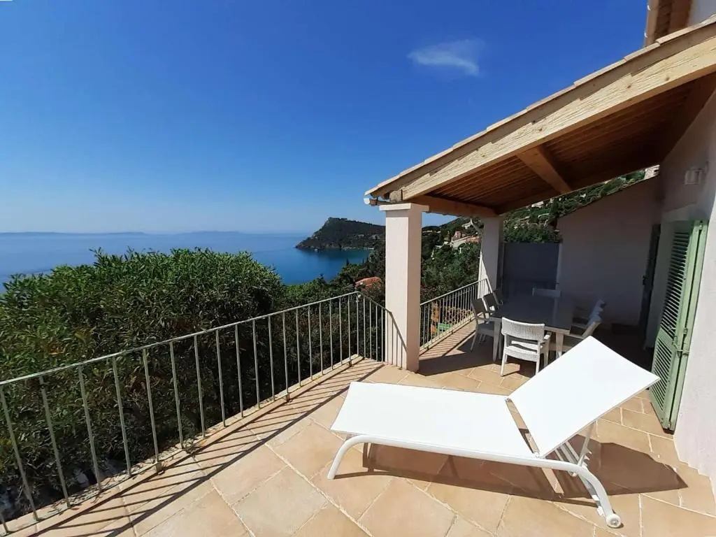 Maison Rayol-Canadel-sur-Mer, 5 pièces, 9 personnes - FR-1-308-142