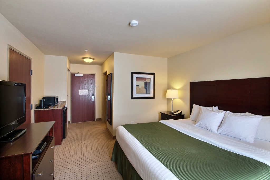 Cobblestone Inn & Suites - Brillion