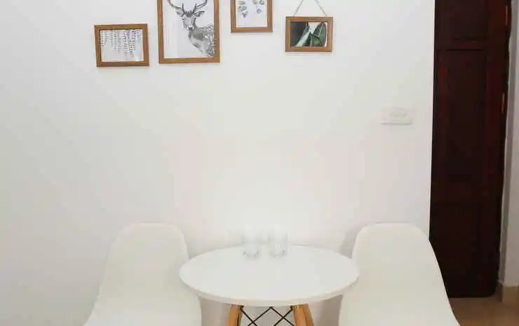 Ruby Lakeview homestay
