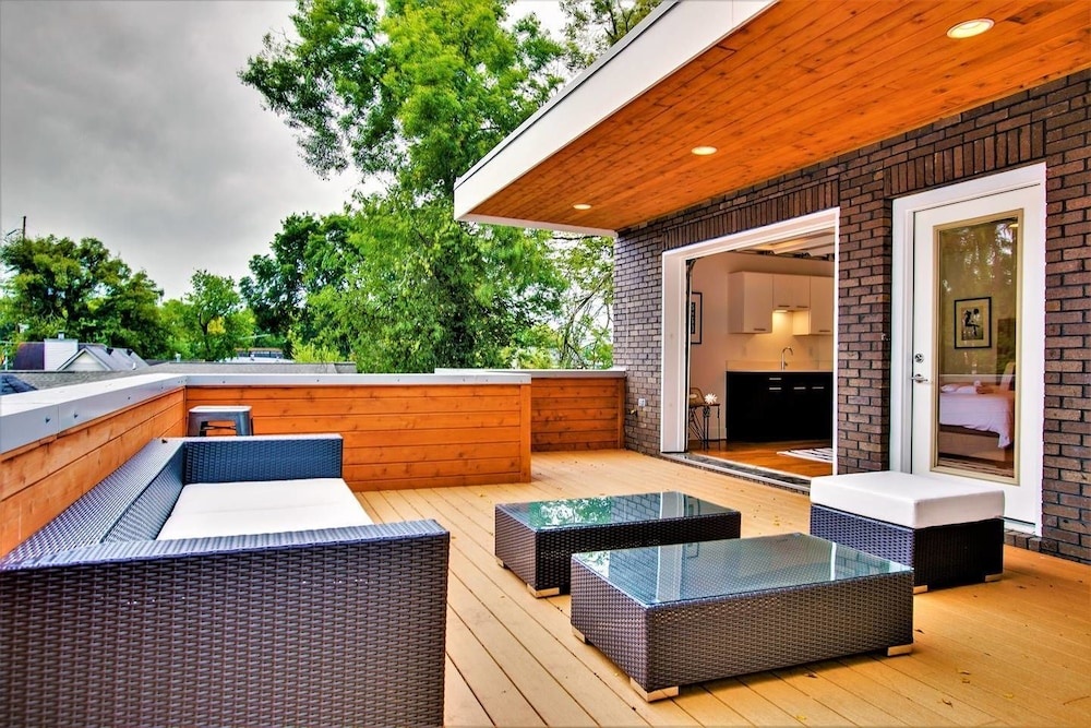 4br/3.5ba w/ Loft, Deck, & Ping Pong by Domio