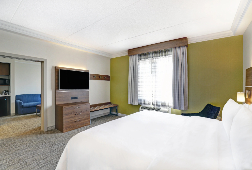 Holiday Inn Express Whitby Oshawa by IHG