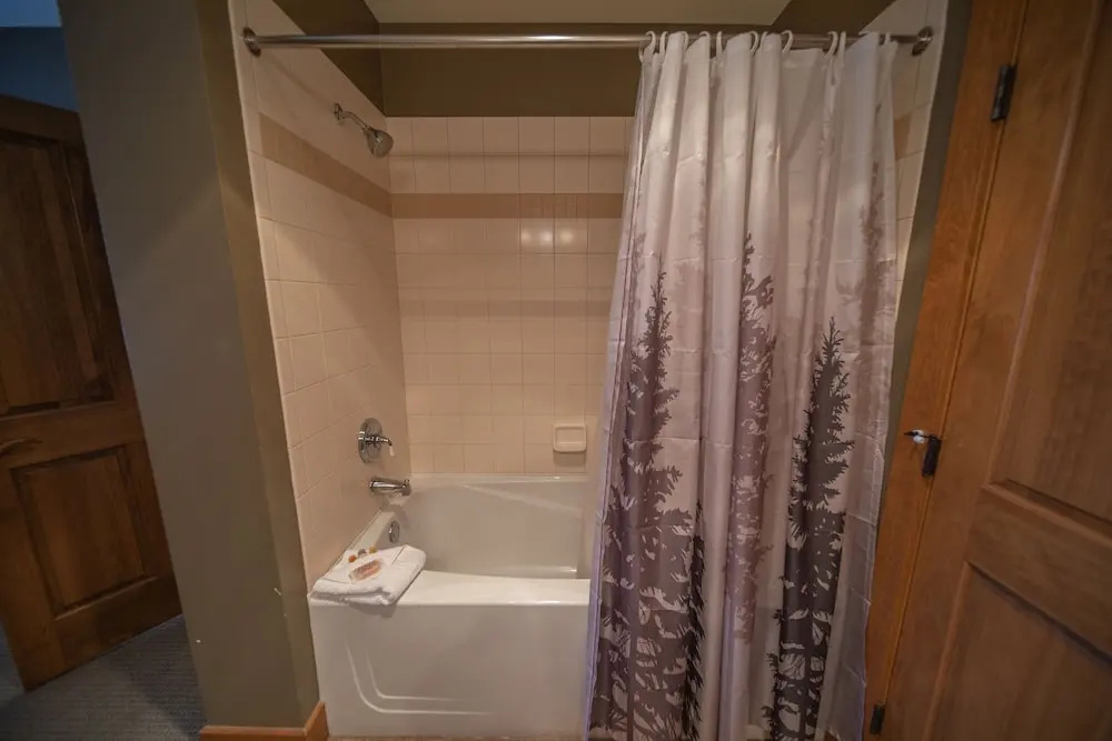 8843 The Springs Condo