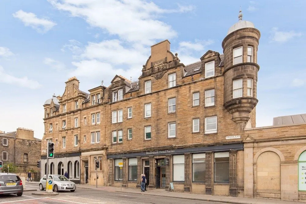 Silver Lining Charming Meadowbank Flat