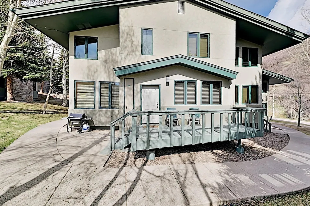 Snowmass Village Condo w/ Hot Tubs by RedAwning