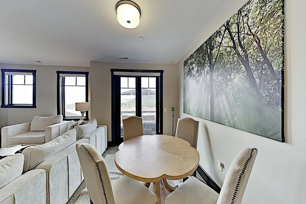 New Listing! Chic Townhome W/ Hot Tub, Near Skiing 3 Bedroom Townhouse