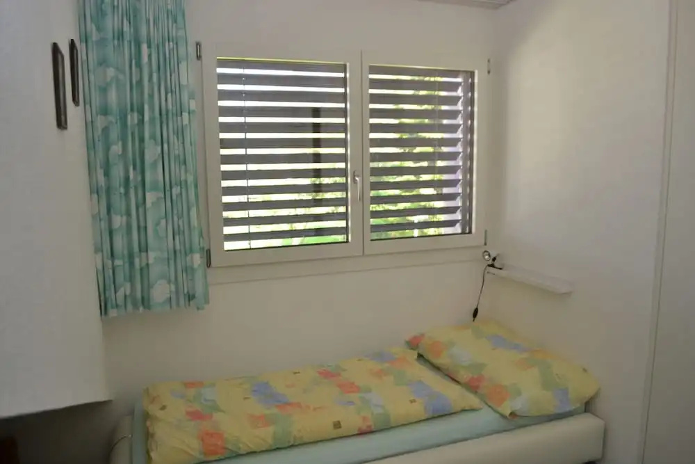 Two-bedroom Apartment for 4-5 Guests With Lake and Mountain Views