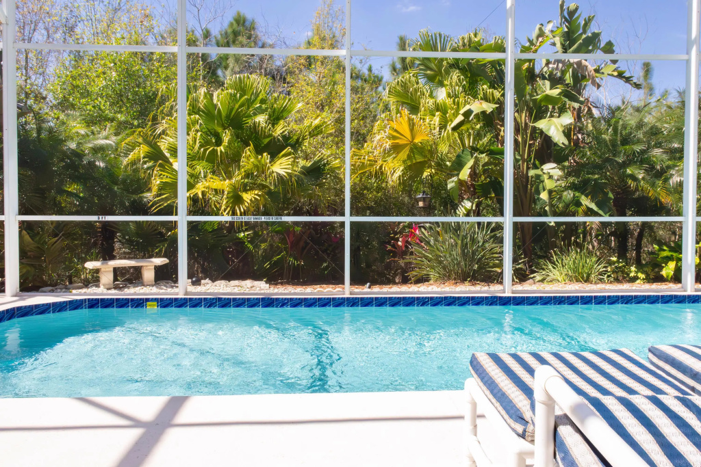 Luxurious Private Villa with Tranquil Pool, Kissimmee, US