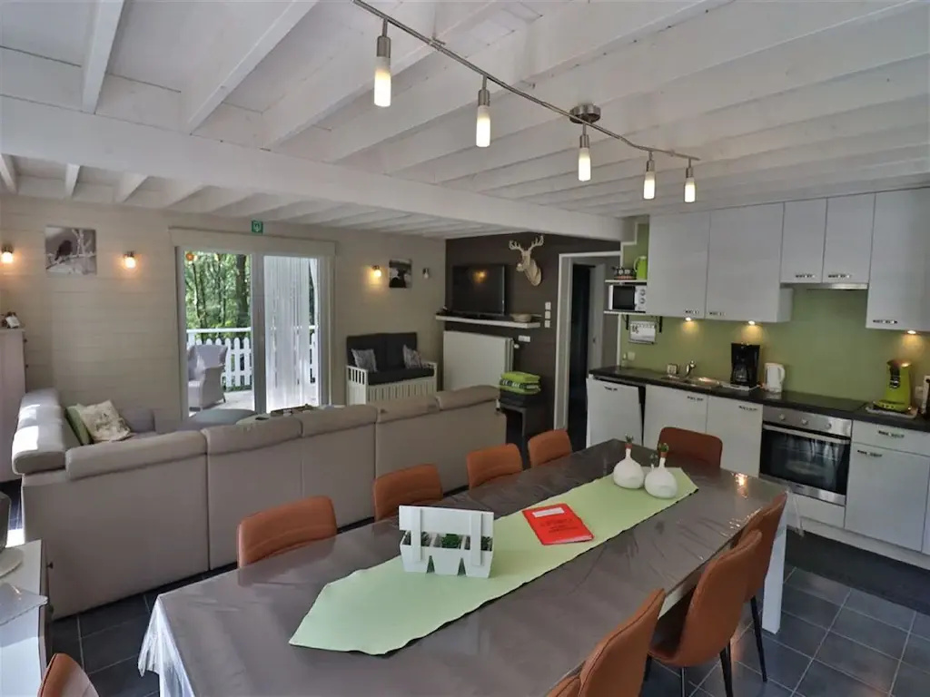 Stylish Chalet with Room