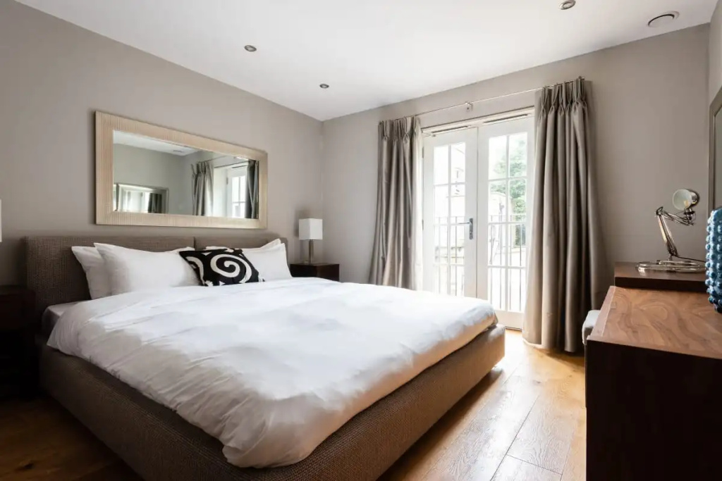 The Norfolk Townhouse - Large & Stunning 5BDR Mews Home on Private Street