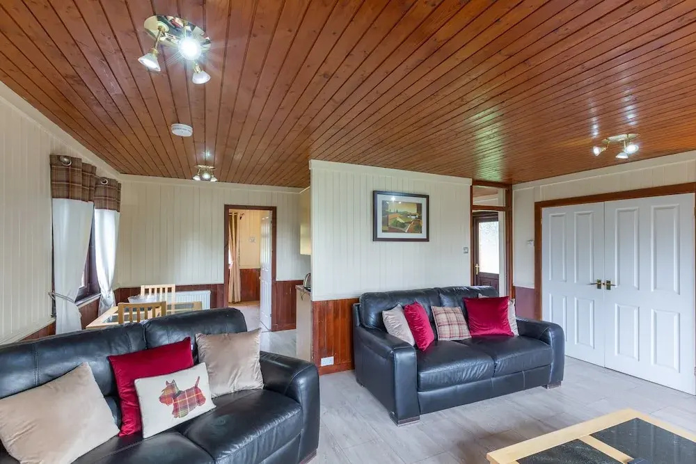 Primrose Lodge 4 with Hot Tub (H 2014) 57499