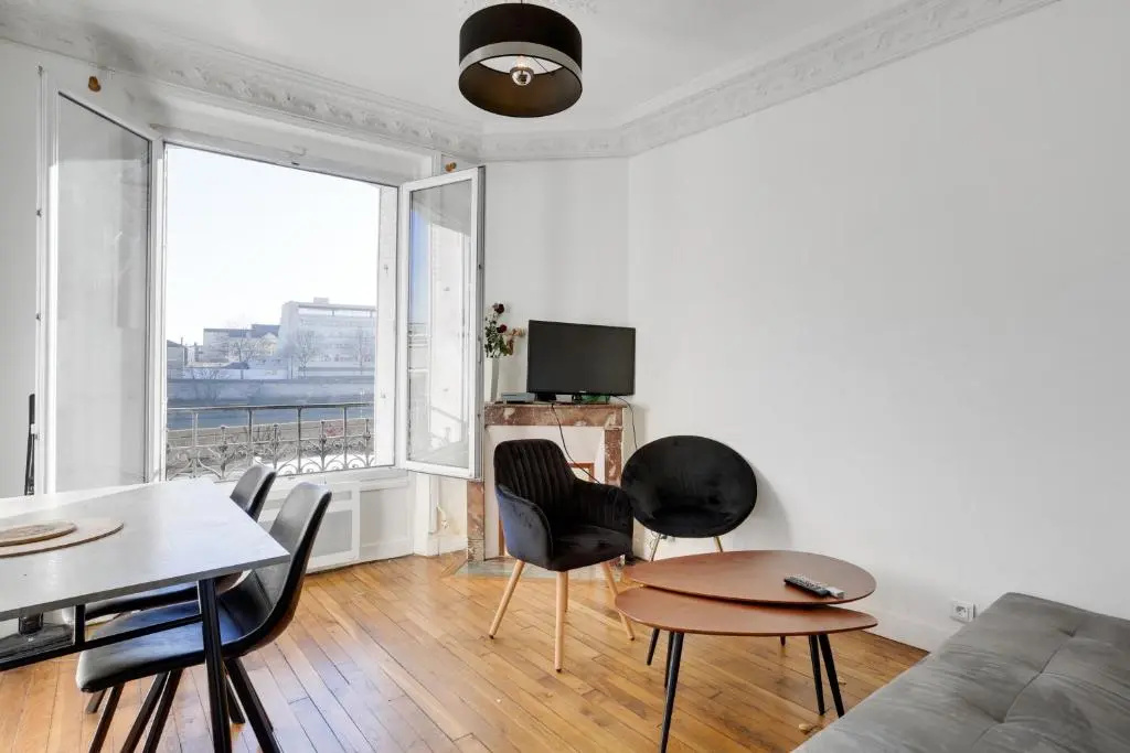 Appartement meublé quai de Seine