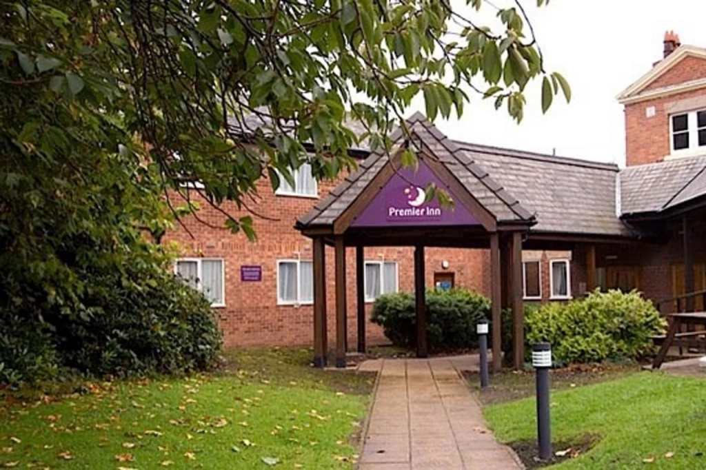 Premier Inn Wirral - Childer Thornton