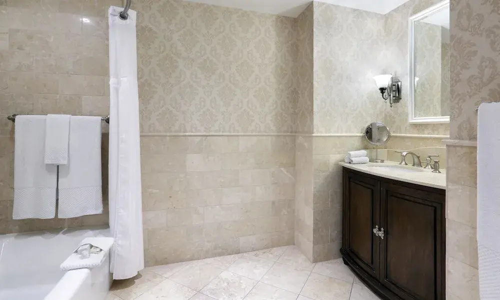 Madison Beach Hotel, Curio Collection by Hilton