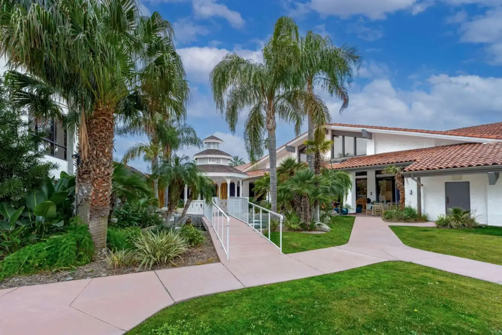 DoubleTree by Hilton Bakersfield