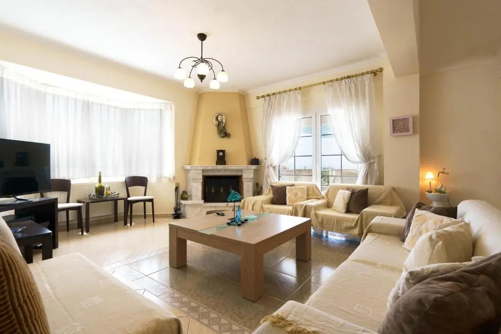 Charming Luxury Villa for 16 People