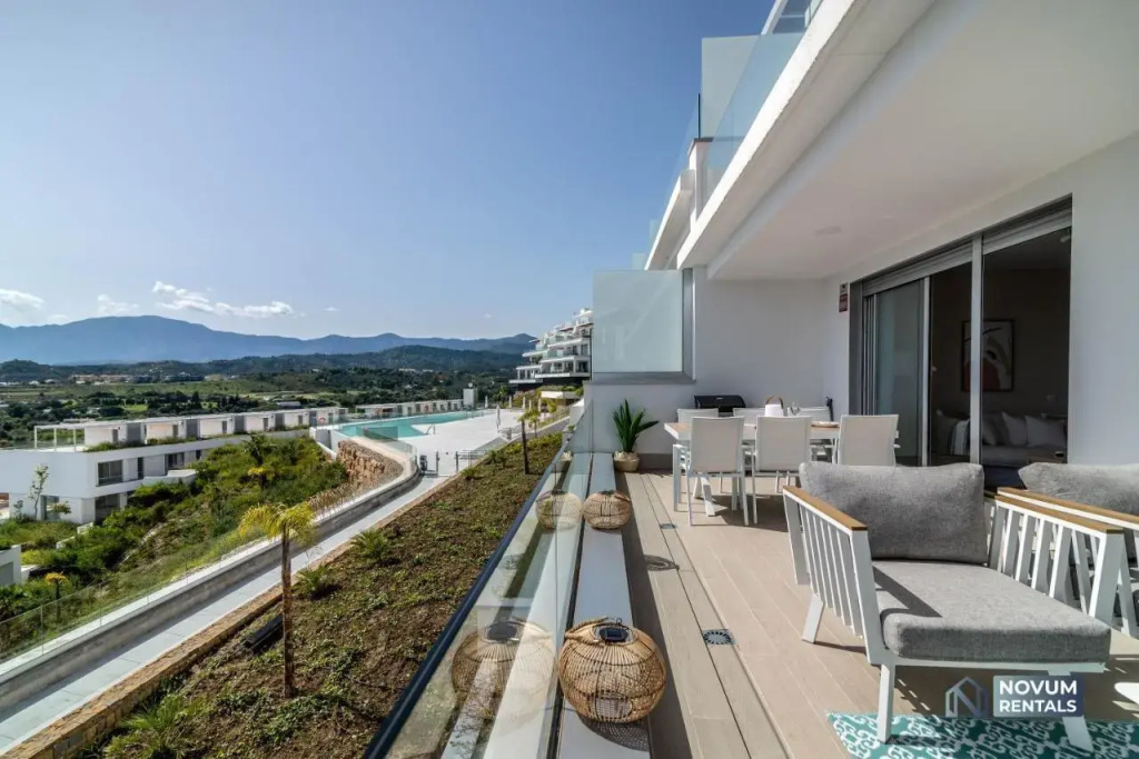 Newly Built 3-BDRM Luxury Apt w/ Stunning Sea Views