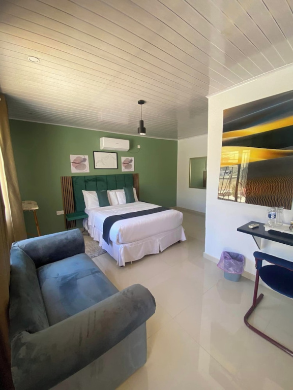 Dikukama Hotel