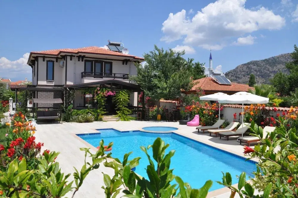 Beautiful 4-bed Villa Private Pools