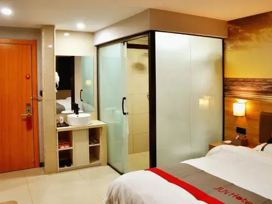 Junyi Hotel Chain (Huoqiu Guangming Avenue)