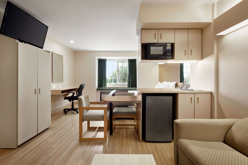 Microtel Inn & Suites Lodi