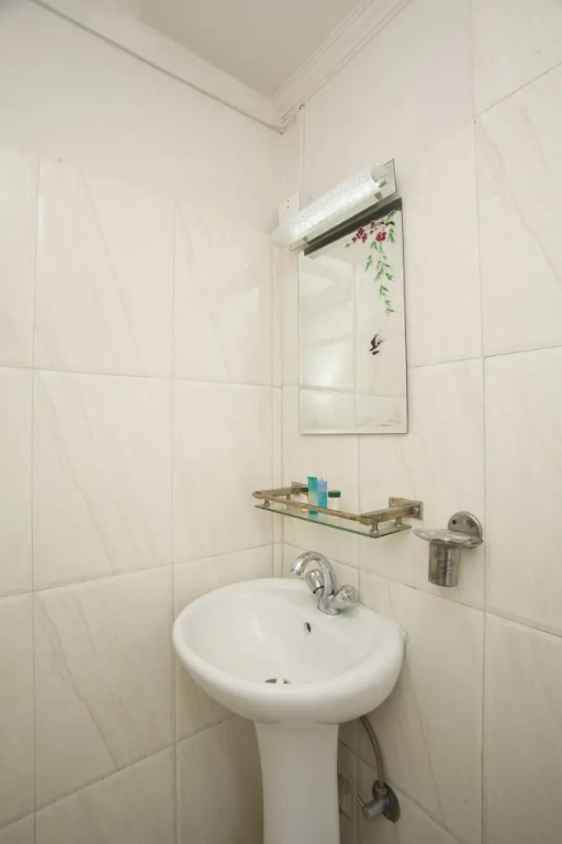 OYO 161 Ram Janaki Hotel