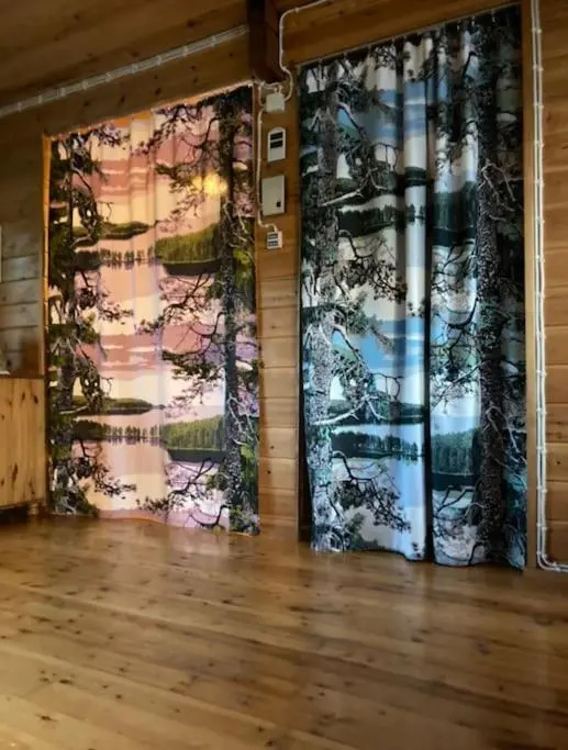 Ivalo Northern Lights Riverfront Cabin Lapland Sauna Hot Tub Near Airport