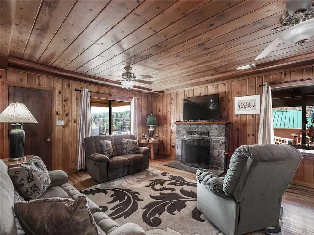 Alpine Cabin, 3 Bedrooms, Hot Tub, Deck, Sleeps 8
