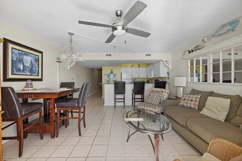 Pelican Beach 0303 1 Bedroom Condo by Pelican Beach Management