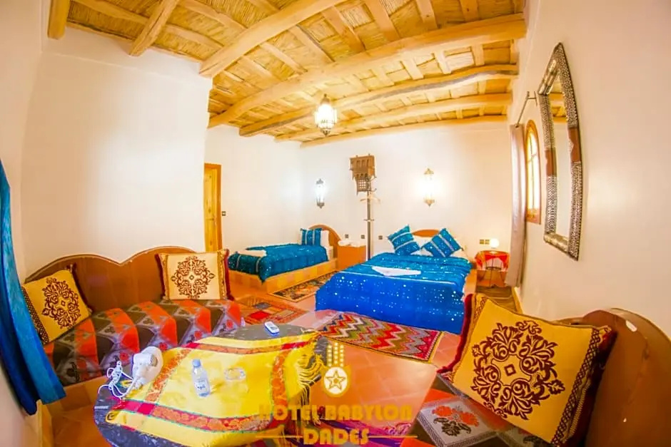 Hotel Babylon Dades