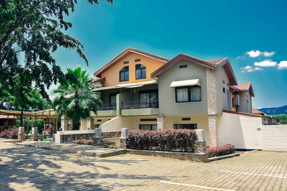 Iwawe Hotel
