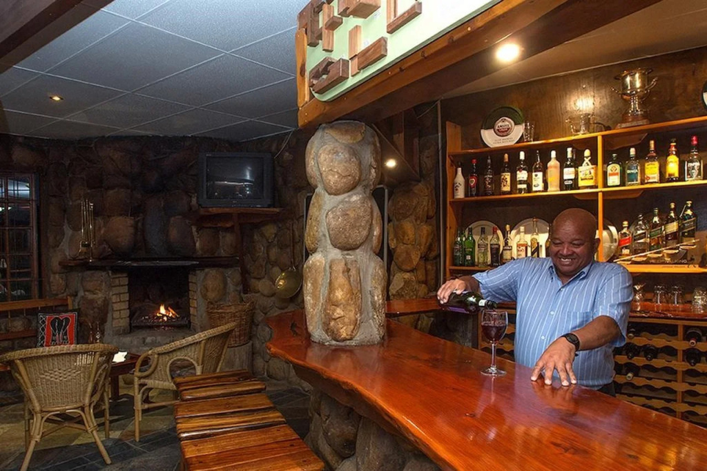 Knysna Log-Inn Hotel