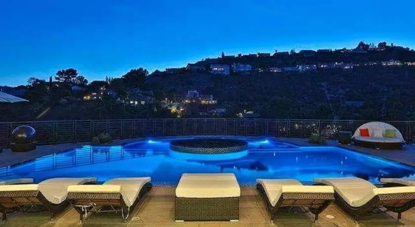 Zorada - Private Hollywood Hills Luxury With Endless Amenities and City Views